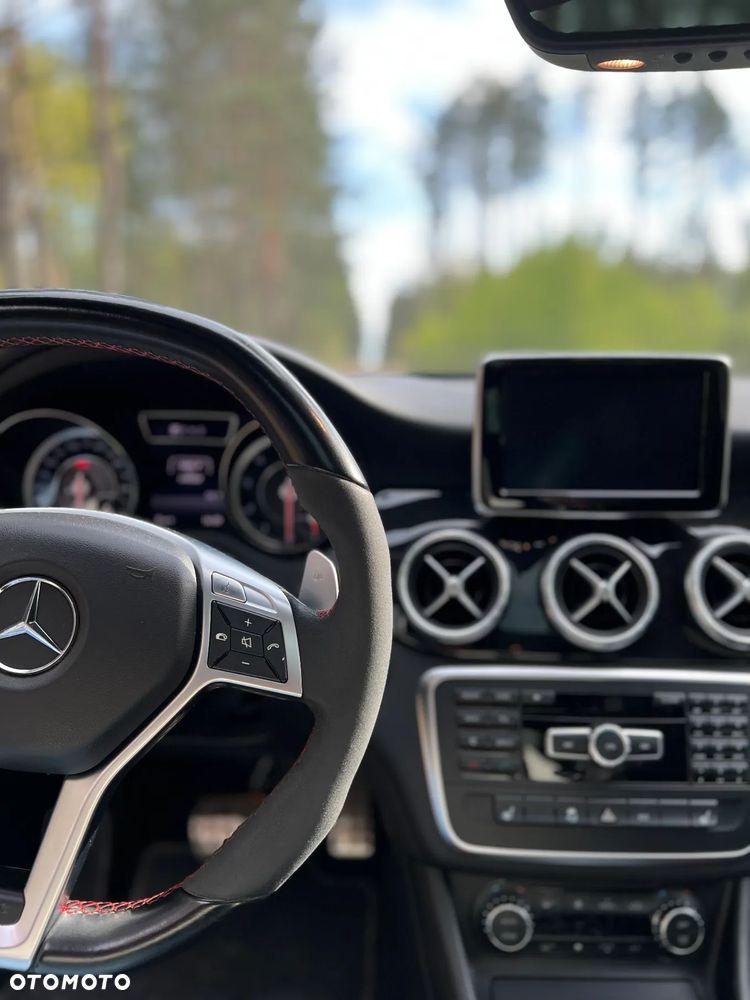 Mercedes-Benz CLA 45 AMG 4Matic 7G-DCT - 11