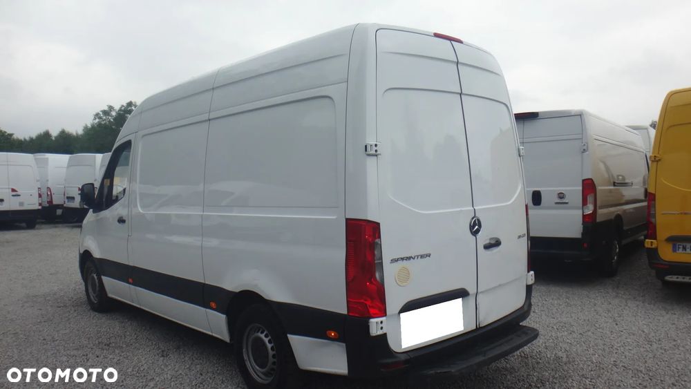 Mercedes-Benz Sprinter - 6