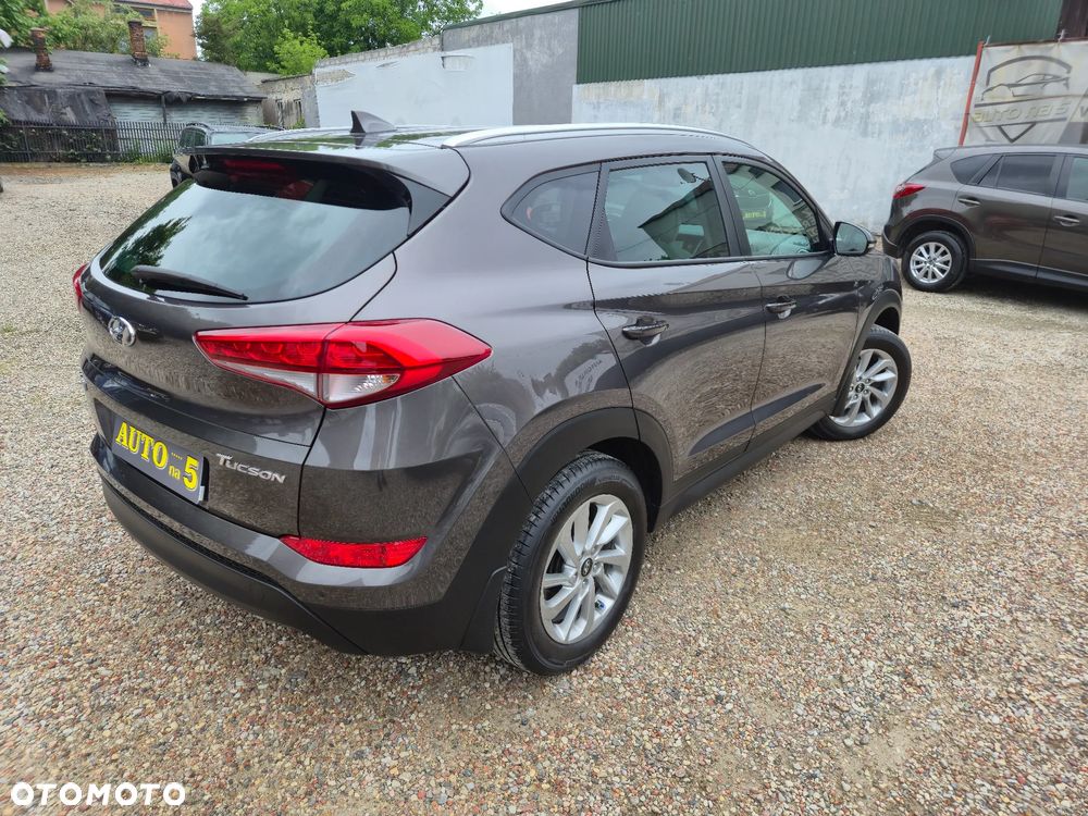 Hyundai Tucson 1.7 CRDI BlueDrive Style 2WD - 12