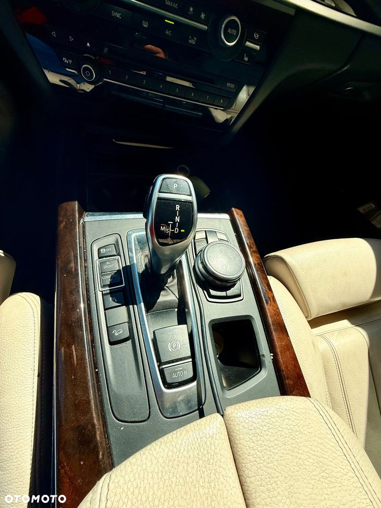 BMW X5 xDrive25d - 14