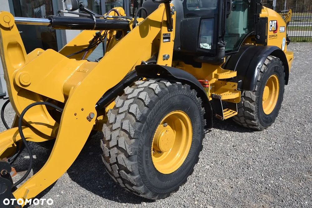 Caterpillar 908 M - 16