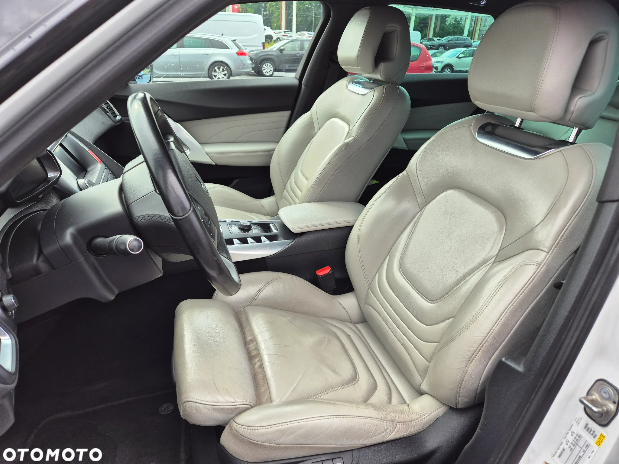 Citroën DS5 2.0 HDi SoChic - 12