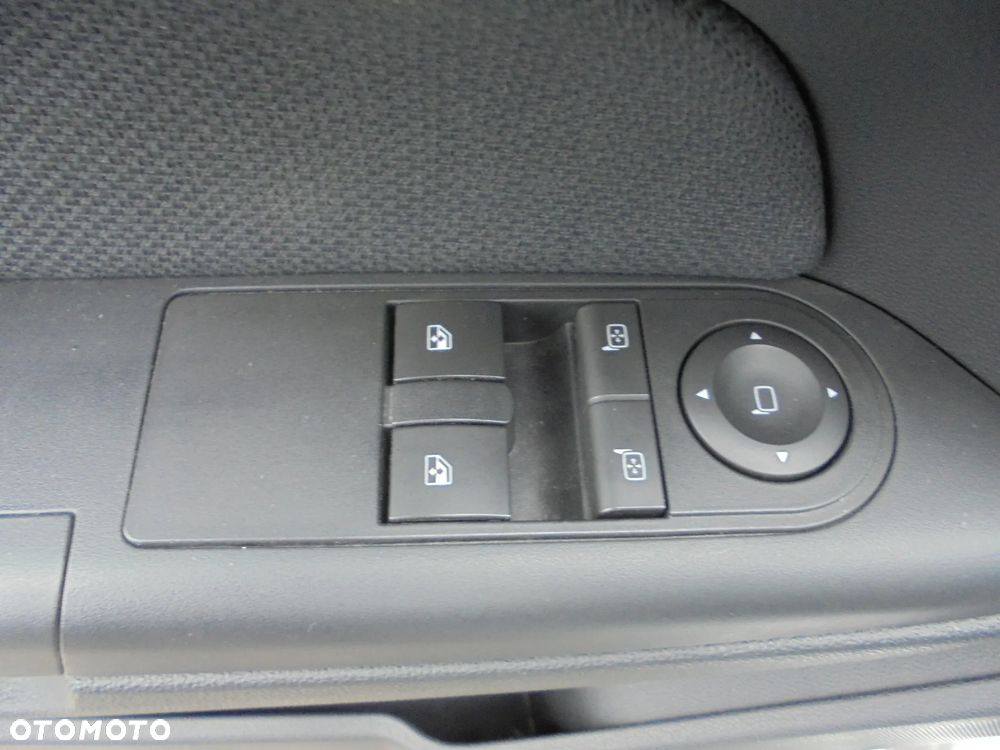 Opel Astra III 1.6 Cosmo - 9