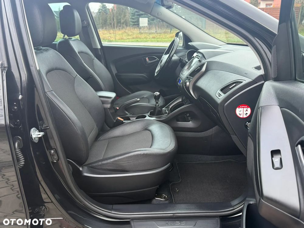 Hyundai ix35 1.6 2WD Fifa World Cup Edition - 35