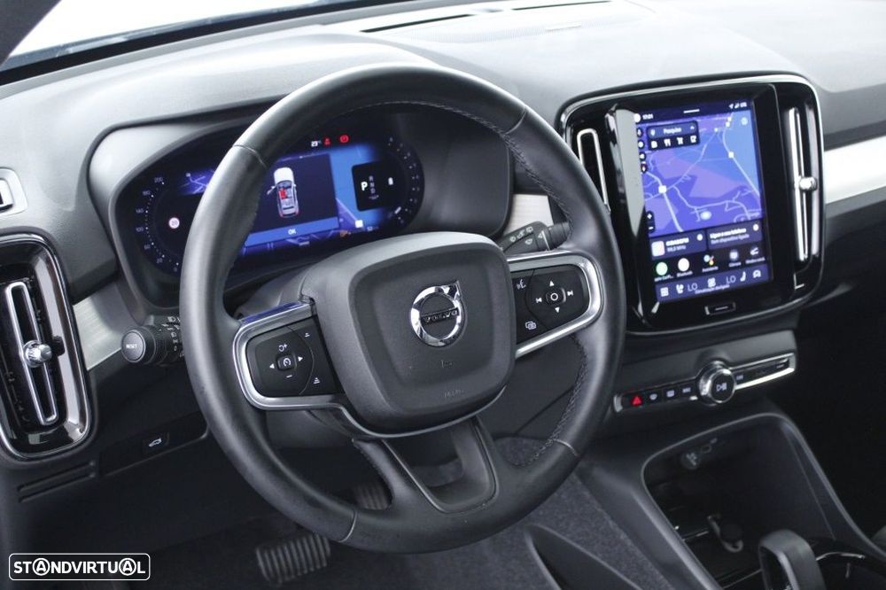Volvo XC 40 2.0 B3 Plus Dark - 21