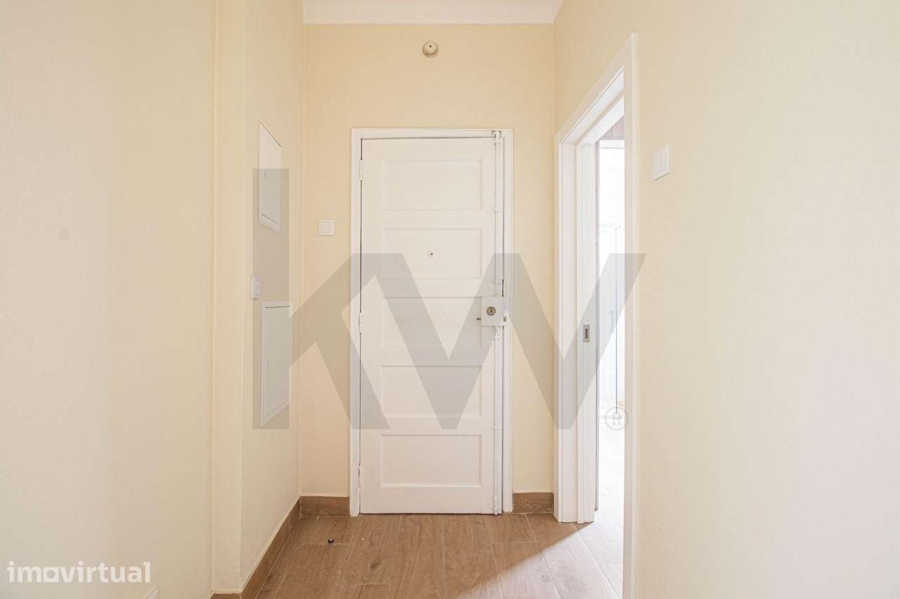 Renascido no Coração de Vila Franca: Espaçoso T3 Remodelado com Luz Na - Grande imagem: 2/28