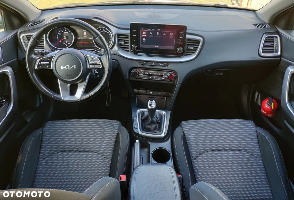 Kia Ceed 1.5 T-GDI M - 10