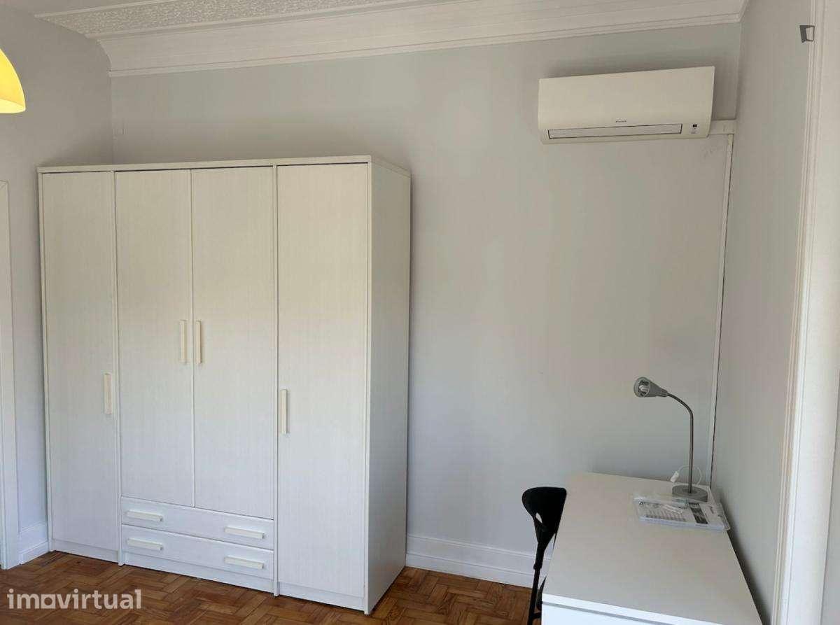 Quarto - localizado em Sete Rios Lisbon - Grande imagem: 5/23