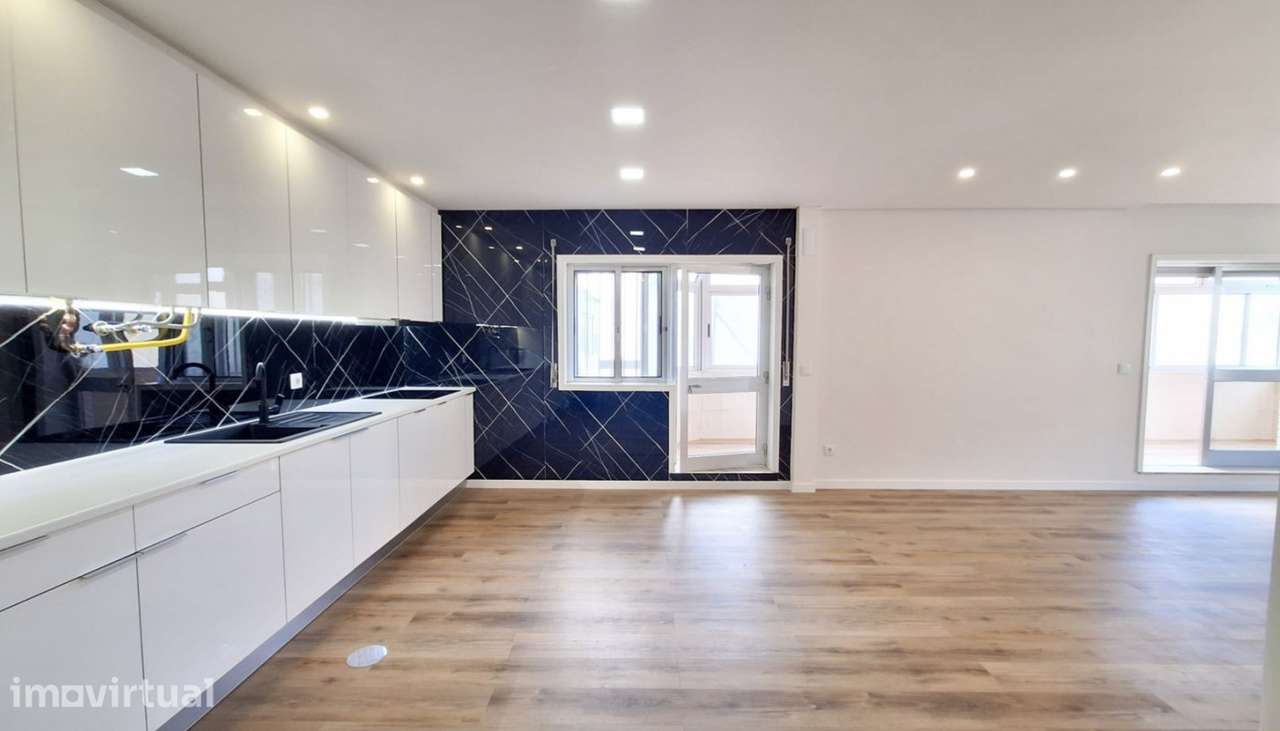 Venda de Apartamento T4 no centro da cidade da Póvoa de Varzim - Grande imagem: 3/20