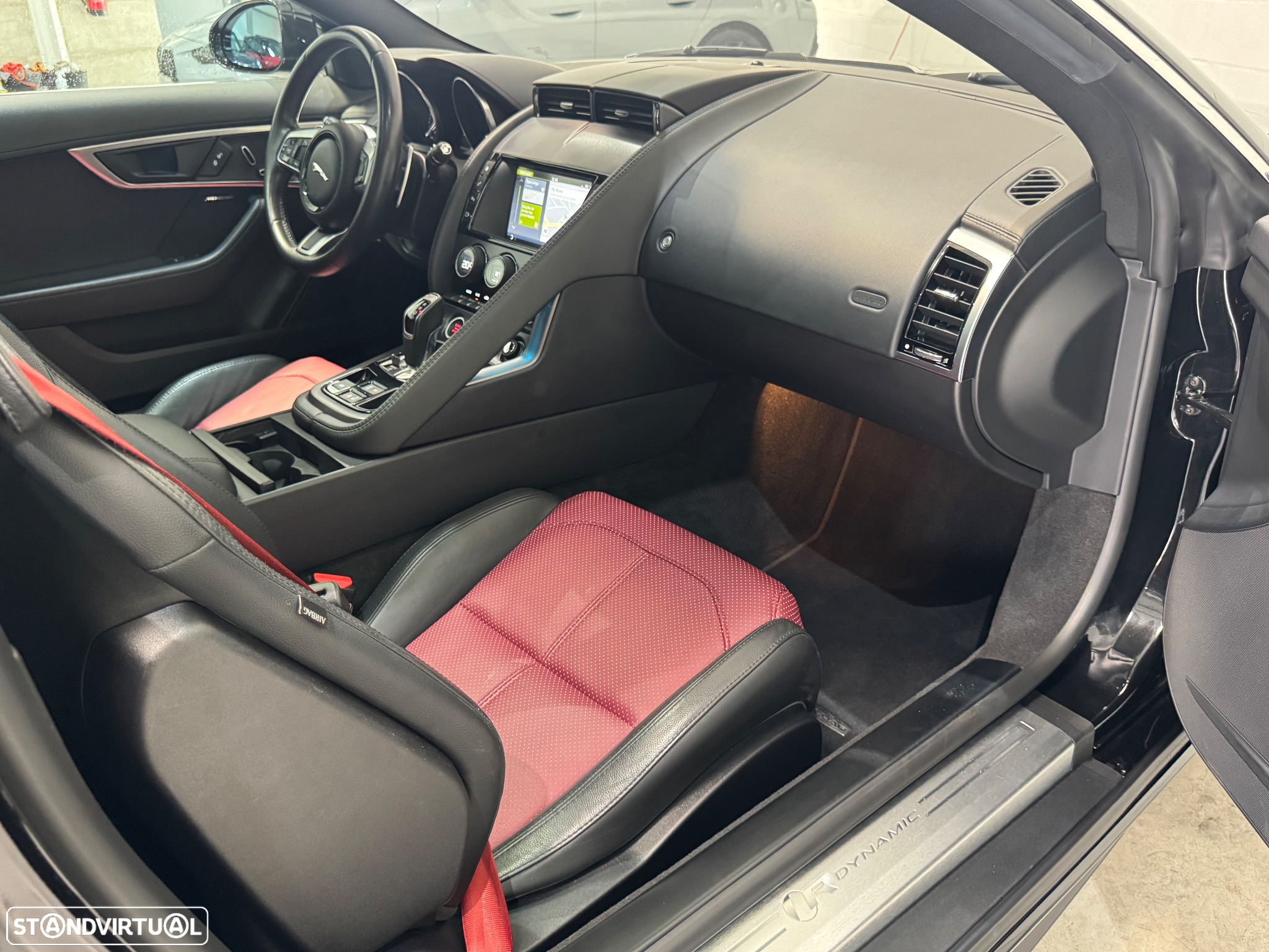 Jaguar F-Type 2.0 i4 R-Dynamic - 30