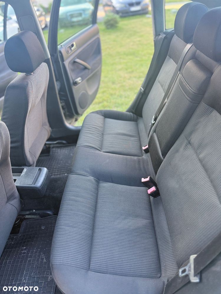 Volkswagen Passat 1.9 TDI Basis - 13