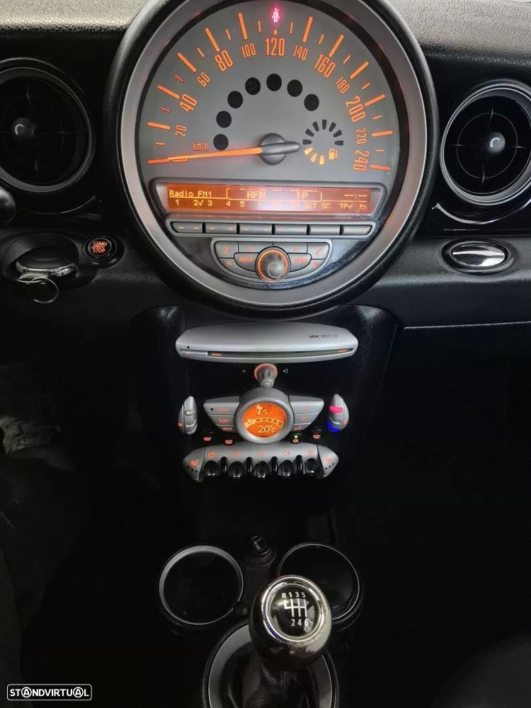 MINI Clubman Cooper D - 19