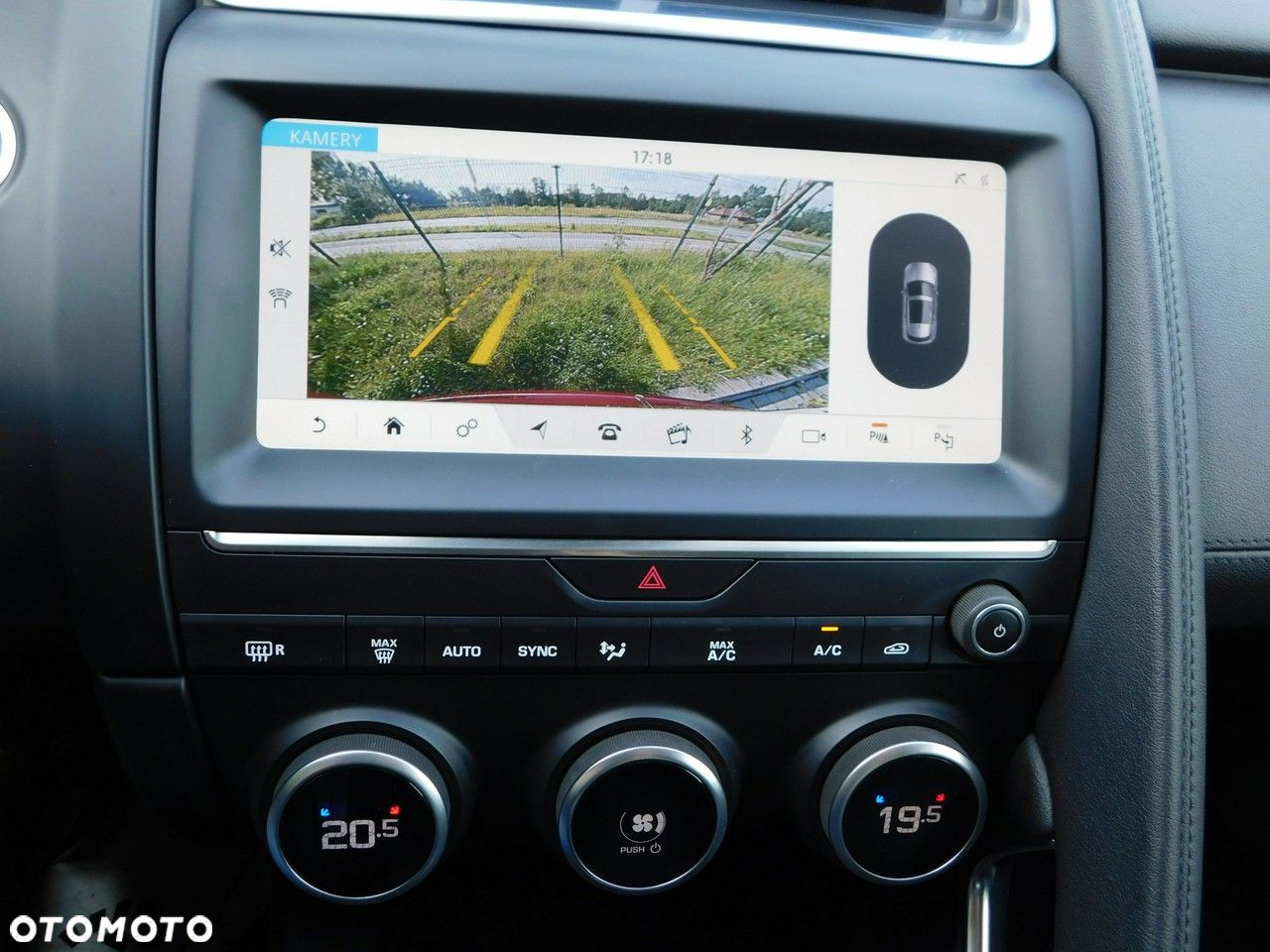 Jaguar E-Pace - 16