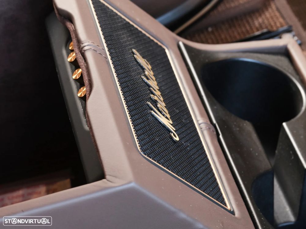 Land Rover Defender 90 SW 2.4 CRD SE - 8