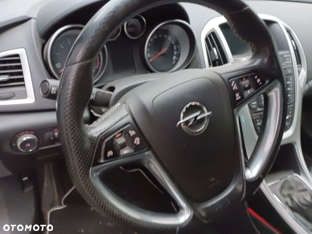 Opel Astra IV GTC OPC - 8