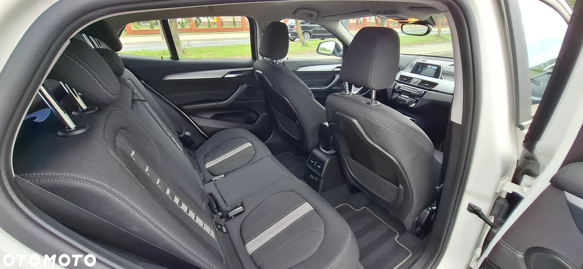 BMW X2 sDrive18d Business Edition - 8