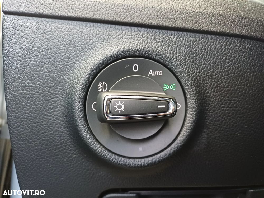 Skoda Superb 2.0 TDI DSG Ambition - 10