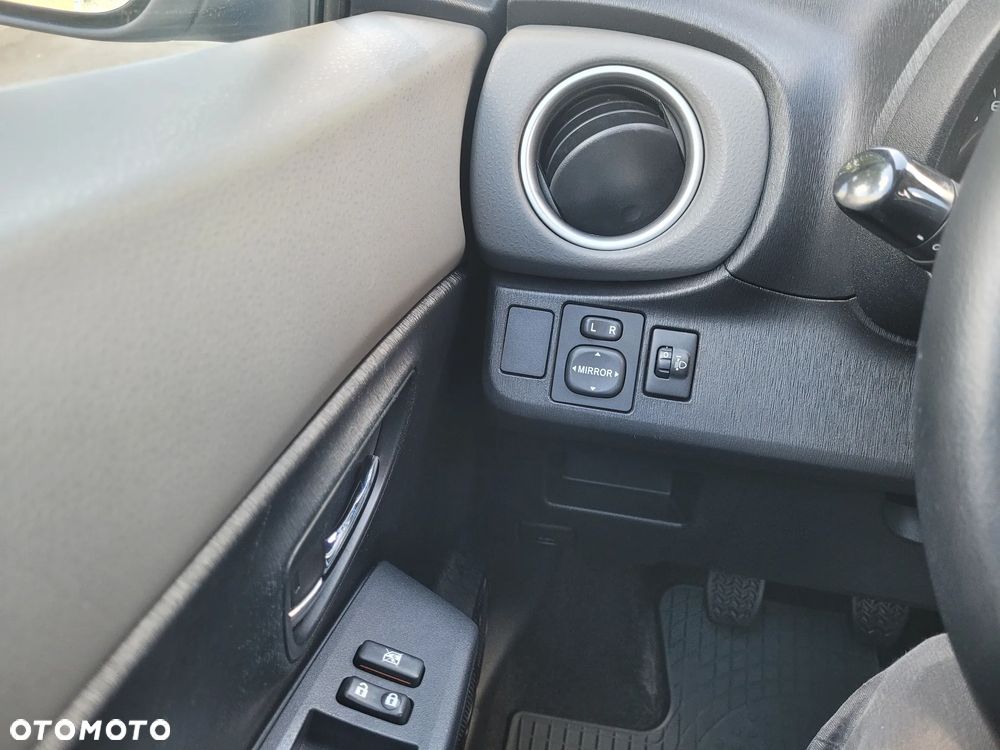Toyota Yaris 1.0 Sol - 16