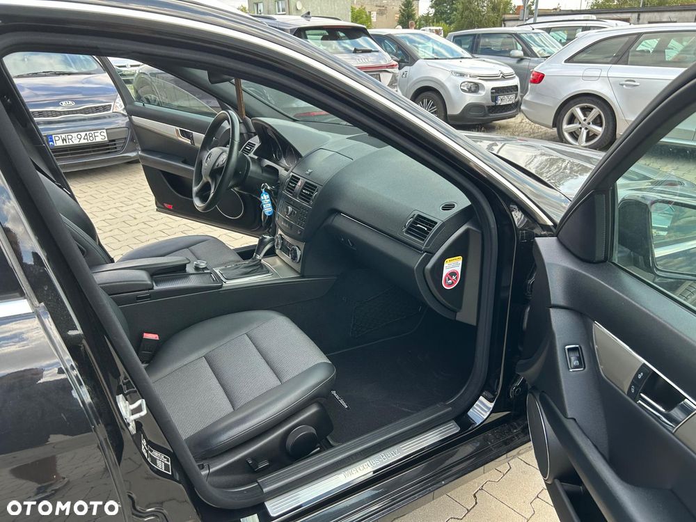 Mercedes-Benz Klasa C 220 CDI DPF (BlueEFFICIENCY) 7G-TRONIC - 23