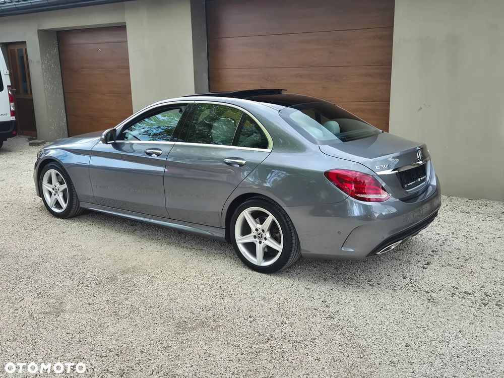 Mercedes-Benz Klasa C 300 7G-TRONIC AMG Line - 27