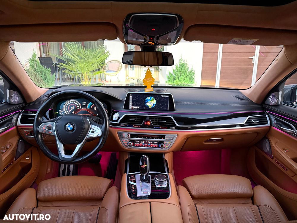 BMW Seria 7 740e iPerformance - 7