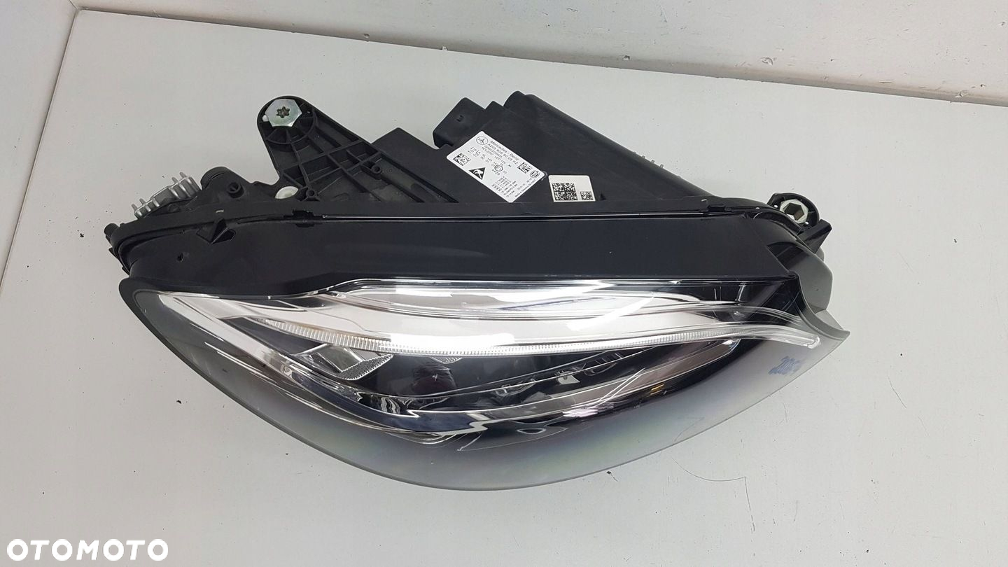 Mercedes C W205 Prawa Lampa przednia przód EU oryginał - 3