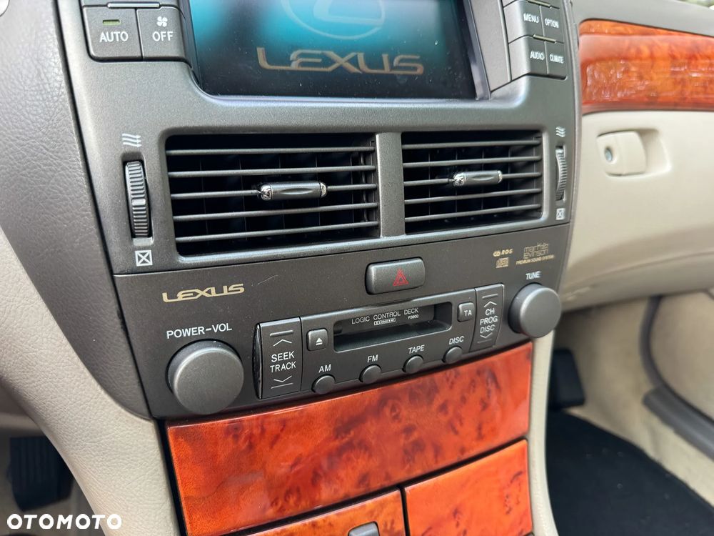 Lexus LS High Class - 36