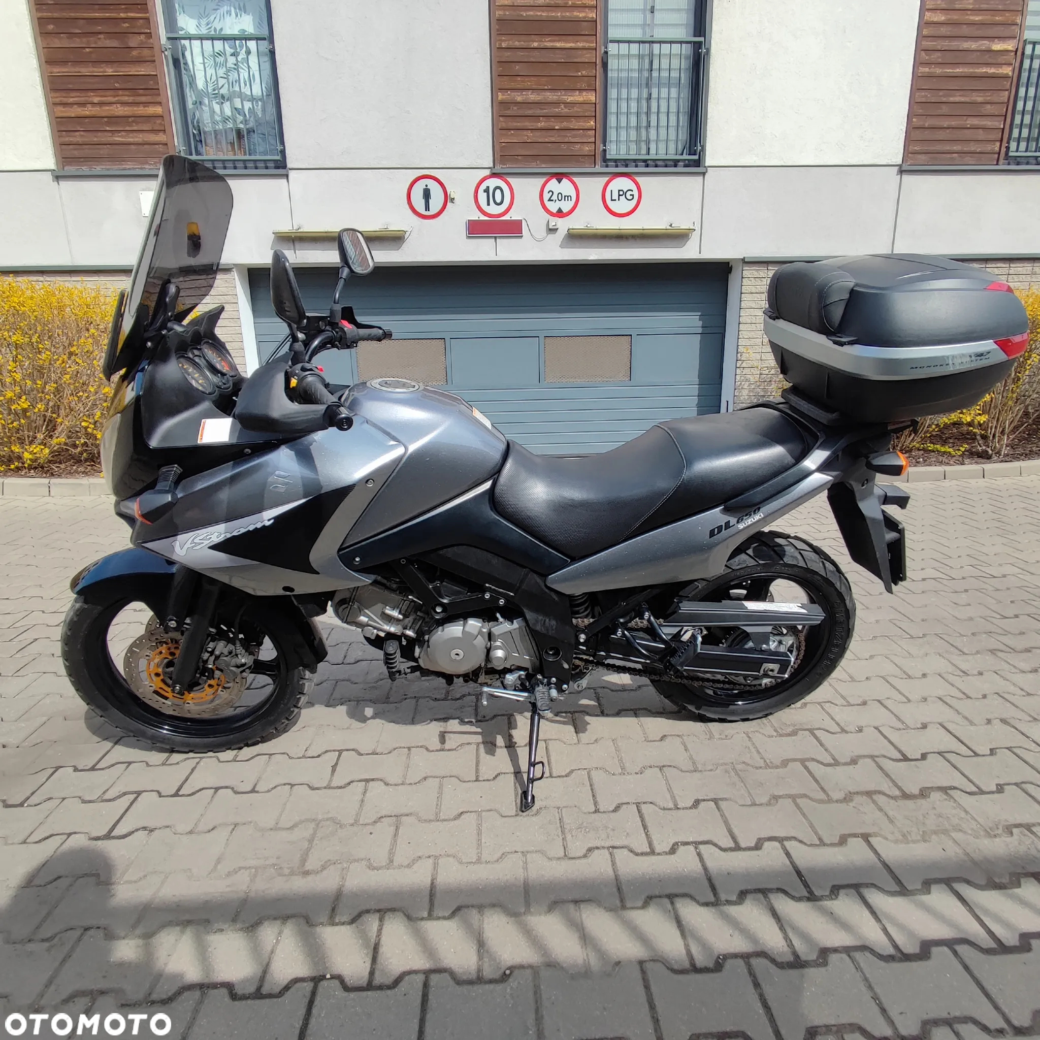 Suzuki DL - 4