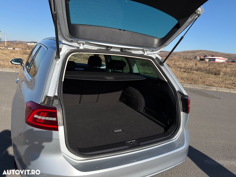 Volkswagen Passat 2.0 TDI SCR DSG Business - 13