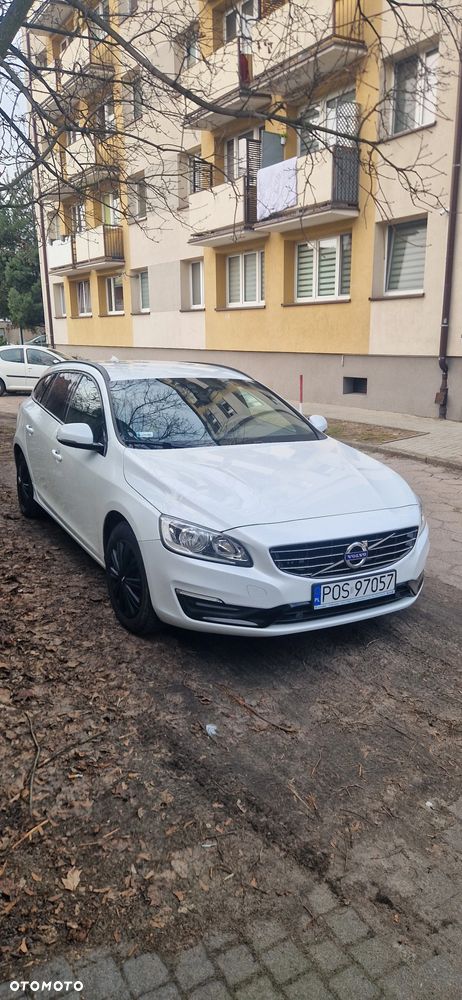 Volvo V60 D2 Momentum - 2