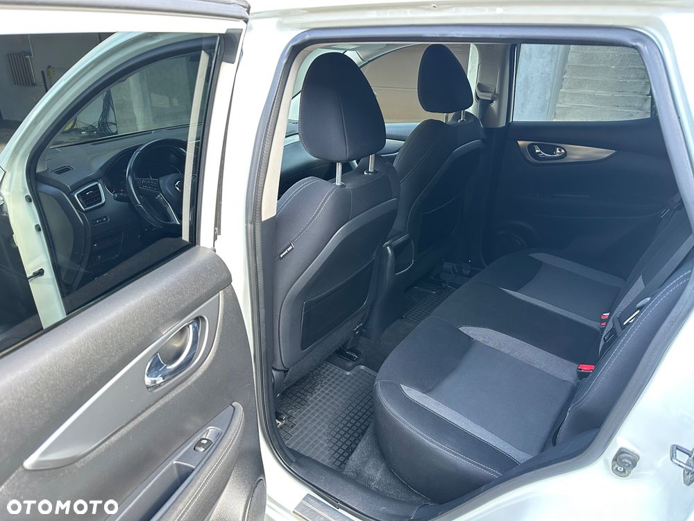 Nissan Qashqai 1.6 DIG-T N-Connecta - 12