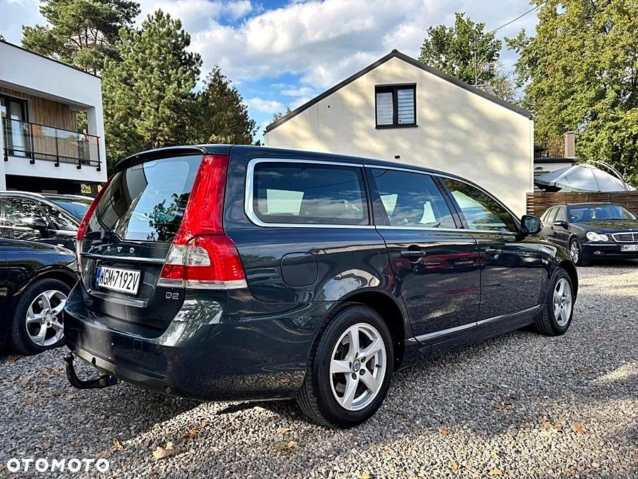 Volvo V70 D2 Momentum - 6