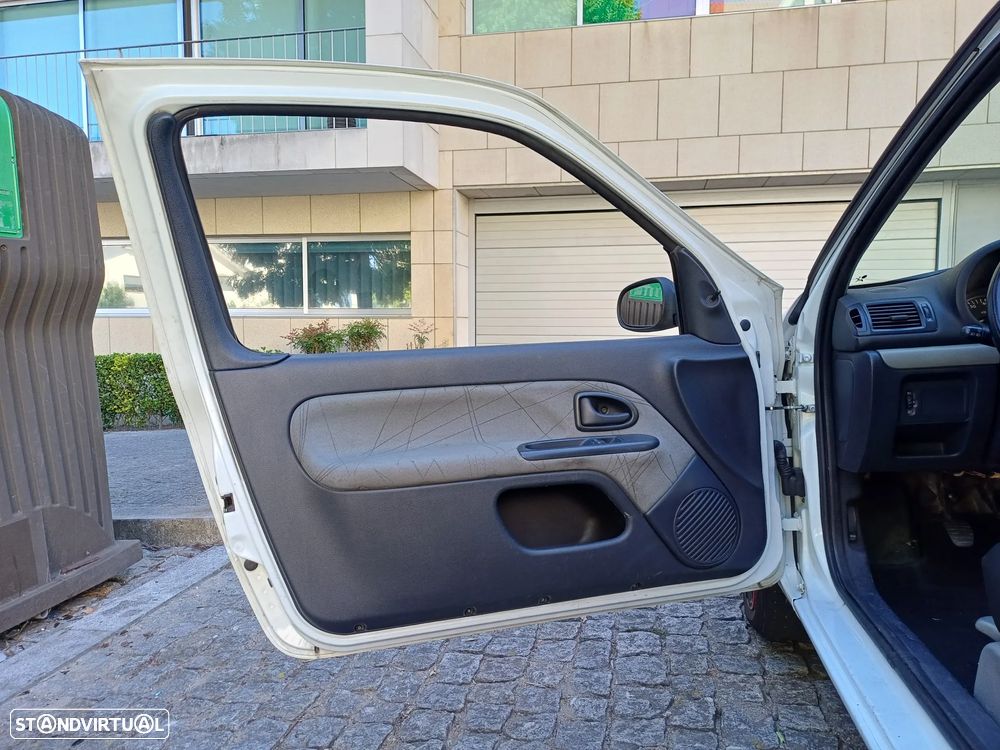 Renault CLIO VAN 1.5 DCI DYNAMIQUE - MUITO NOVA - 18
