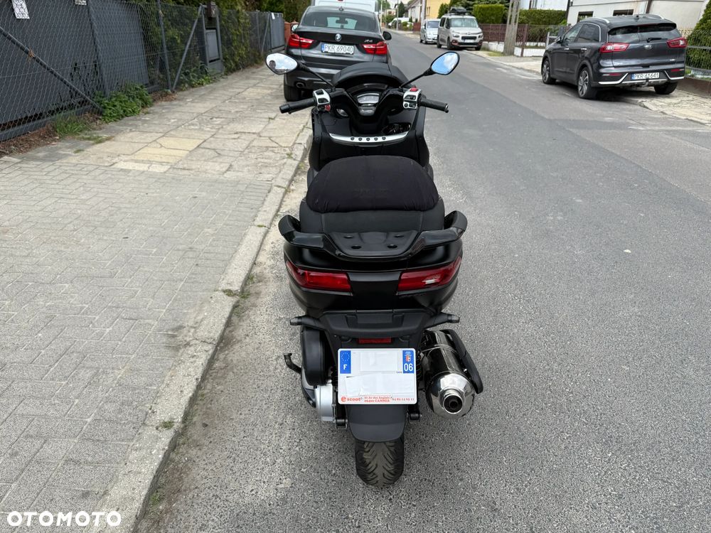 Piaggio MP-3 - 7