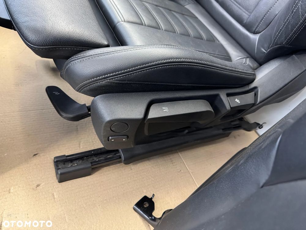 Wnętrze fotele kanapa boczki skóra BMW G20 - 2