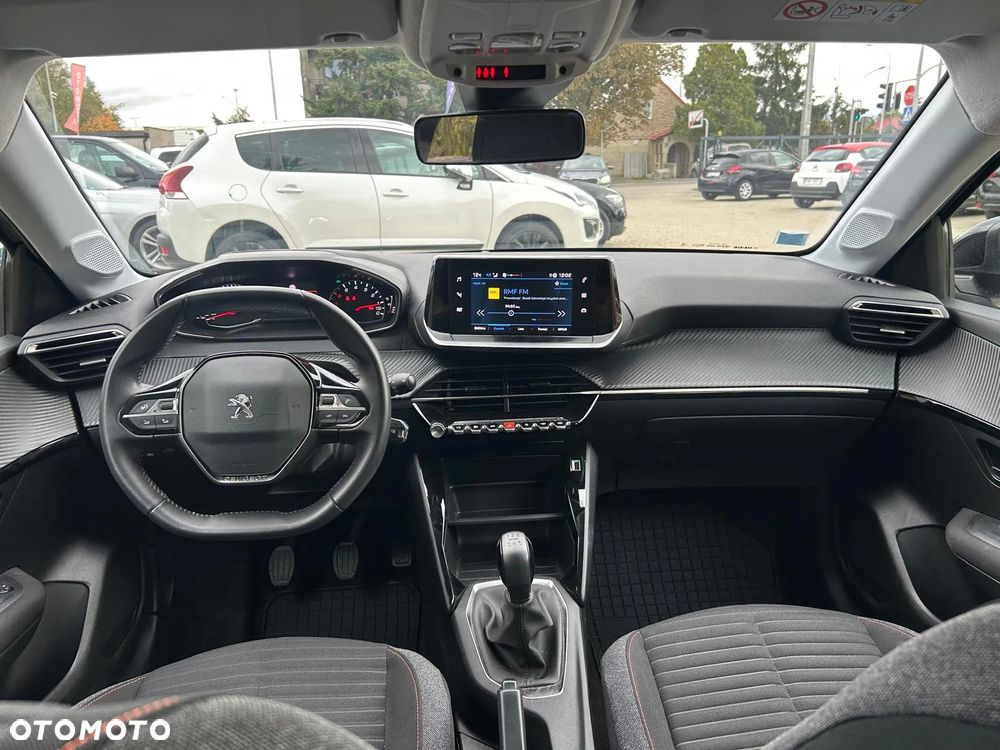 Peugeot 208 ver-1-2-puretech-style-s-s - 14