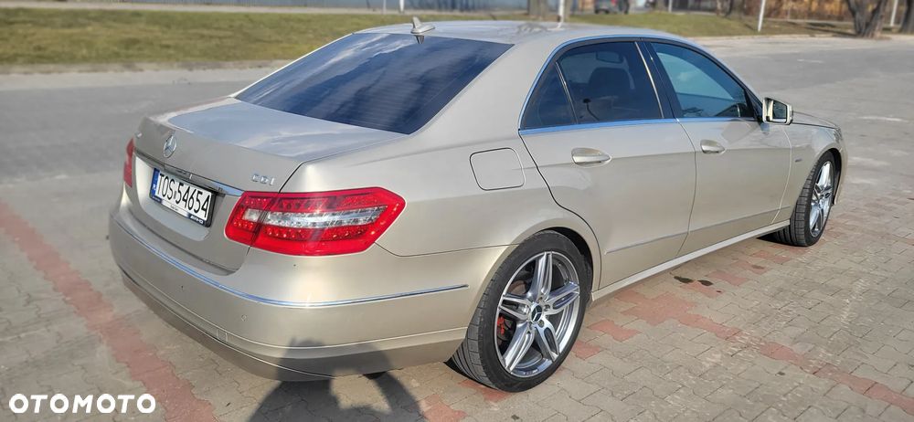 Mercedes-Benz Klasa E 250 CGI BlueEFFICIENCY Avantgarde - 7