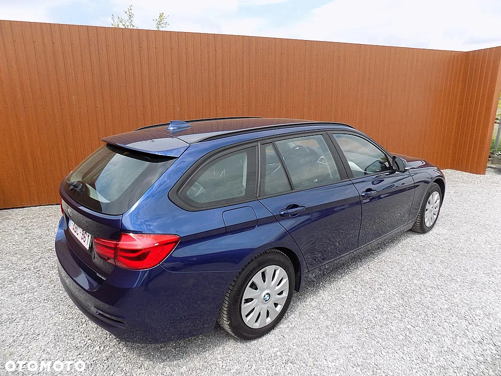 BMW Seria 3 316d Touring - 3