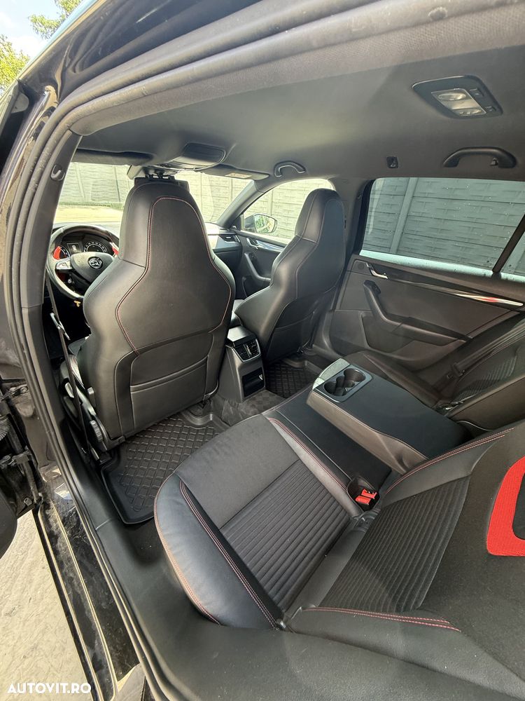 Skoda Octavia 2.0 TDI DSG RS - 12