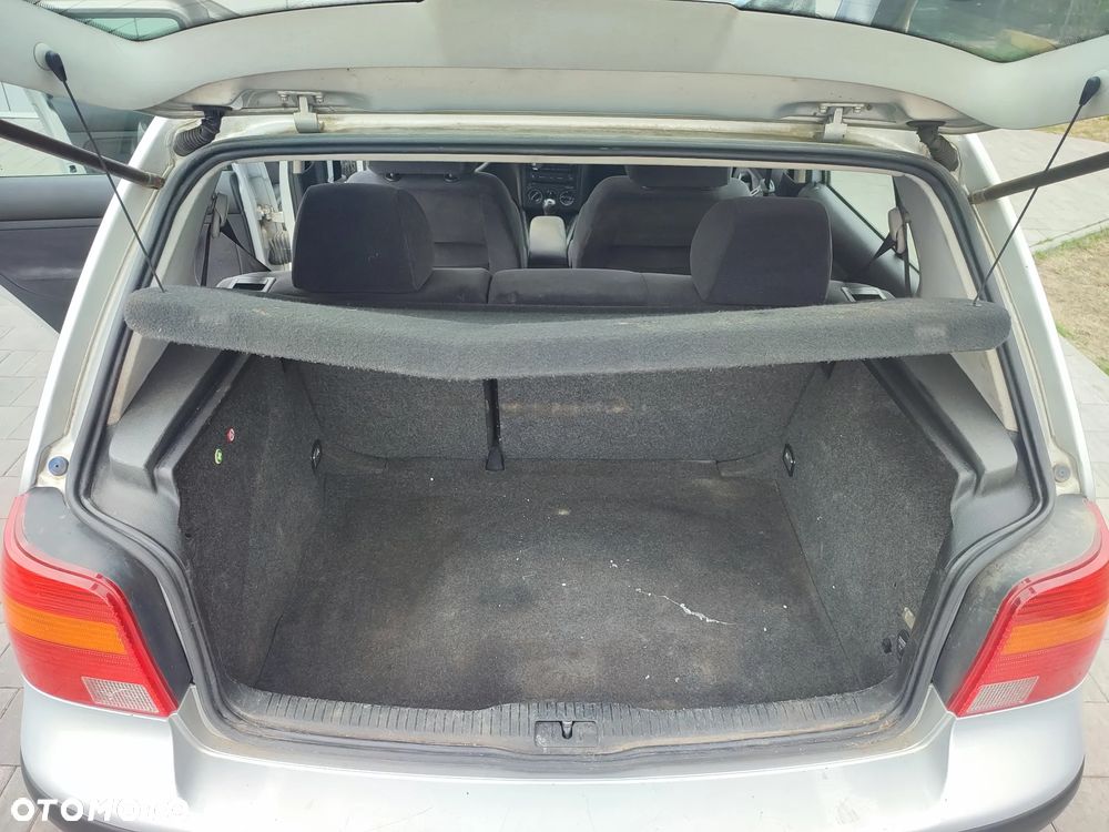 Volkswagen Golf 1.9 TDI Comfortline - 9