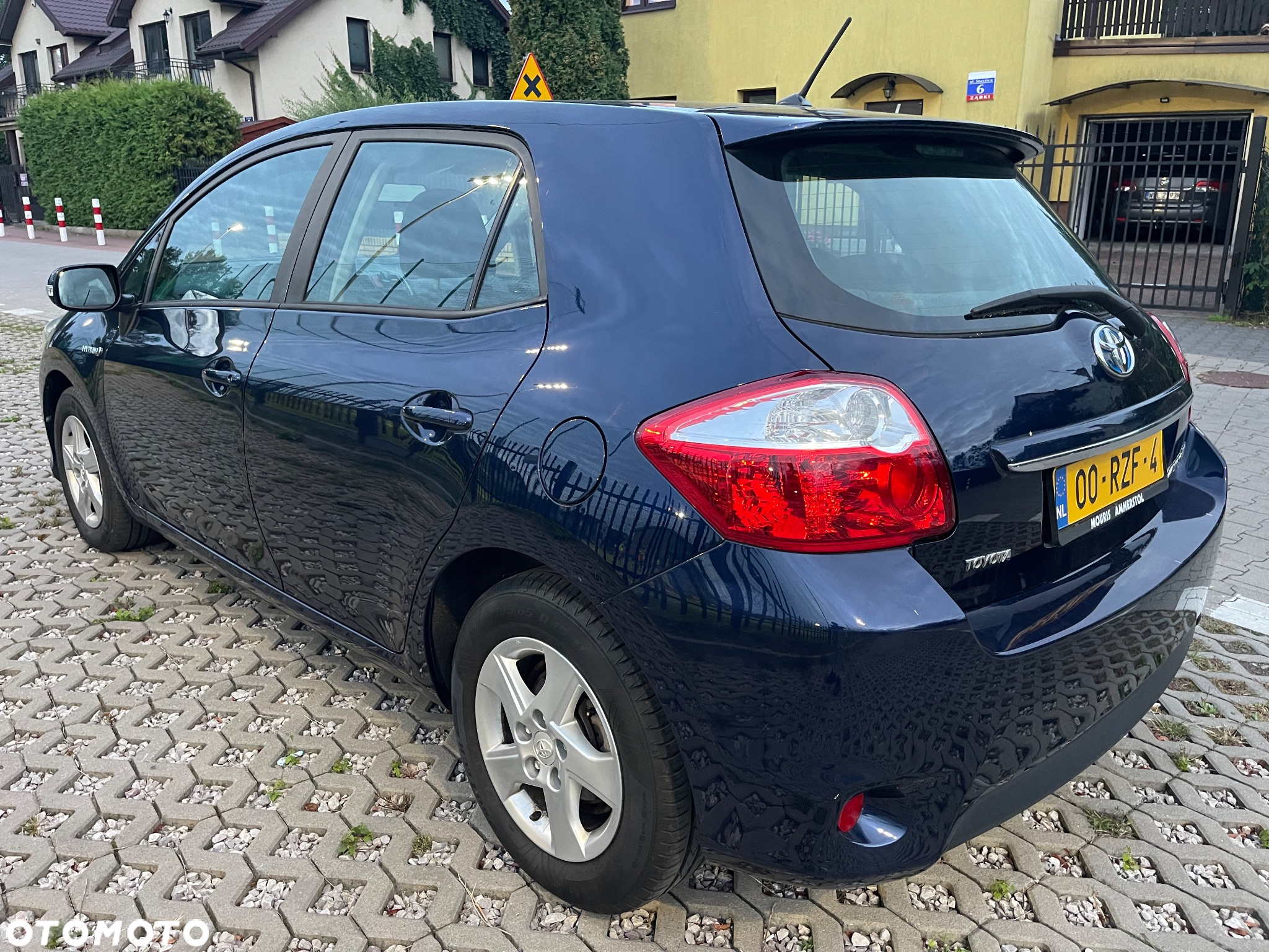 Toyota Auris 1.8 HSD Prestige NAVI - 2