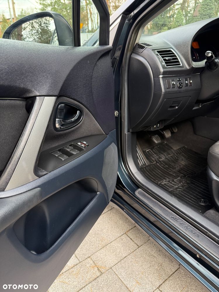 Toyota Avensis 1.8 Sol - 15