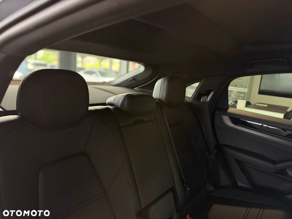 Porsche Cayenne Black Edition - 35