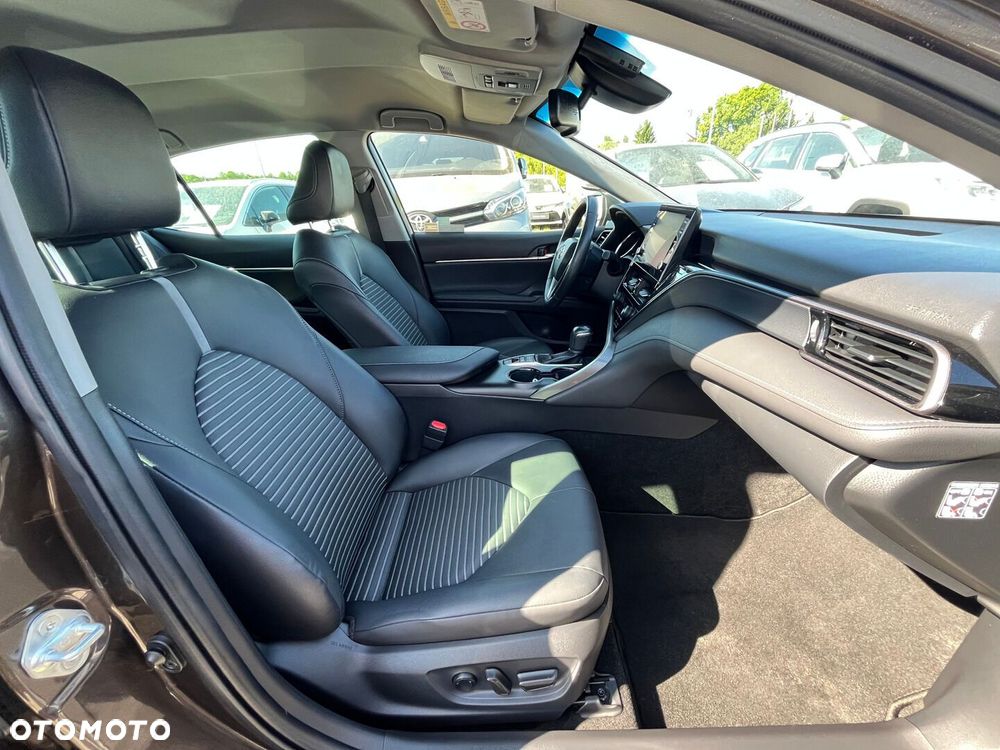 Toyota Camry 2.5 Hybrid Prestige CVT - 27