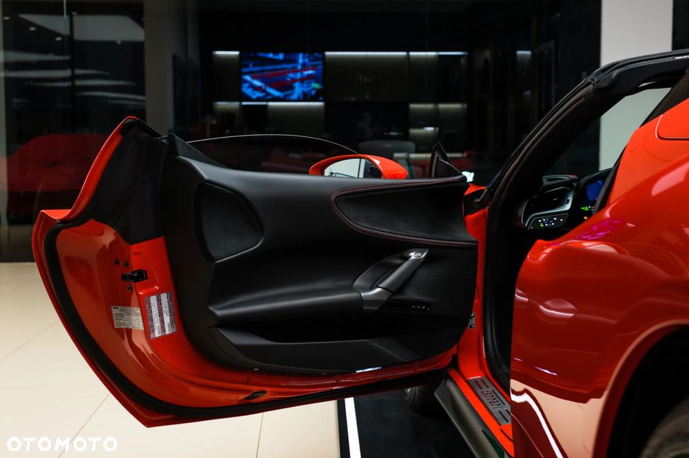 Ferrari SF90 Spider - 14