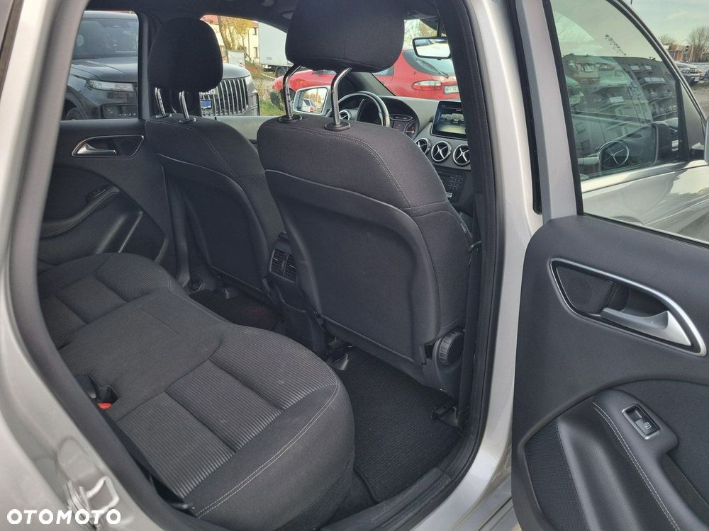 Mercedes-Benz Klasa B (Electric Drive) 250 e - 12