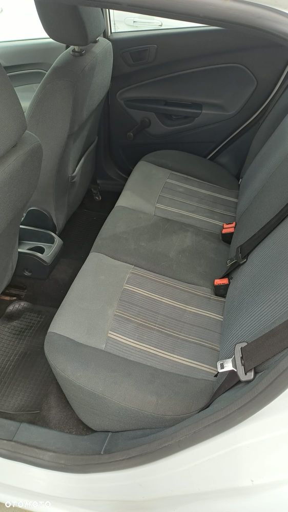 Ford Fiesta - 19