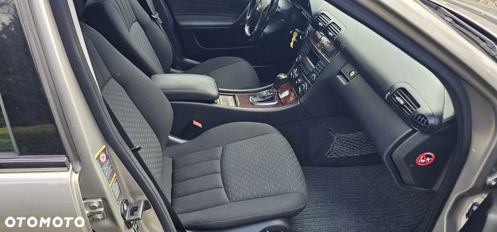 Mercedes-Benz Klasa C 180 Kompressor Automatik Elegance Sport Edition - 9