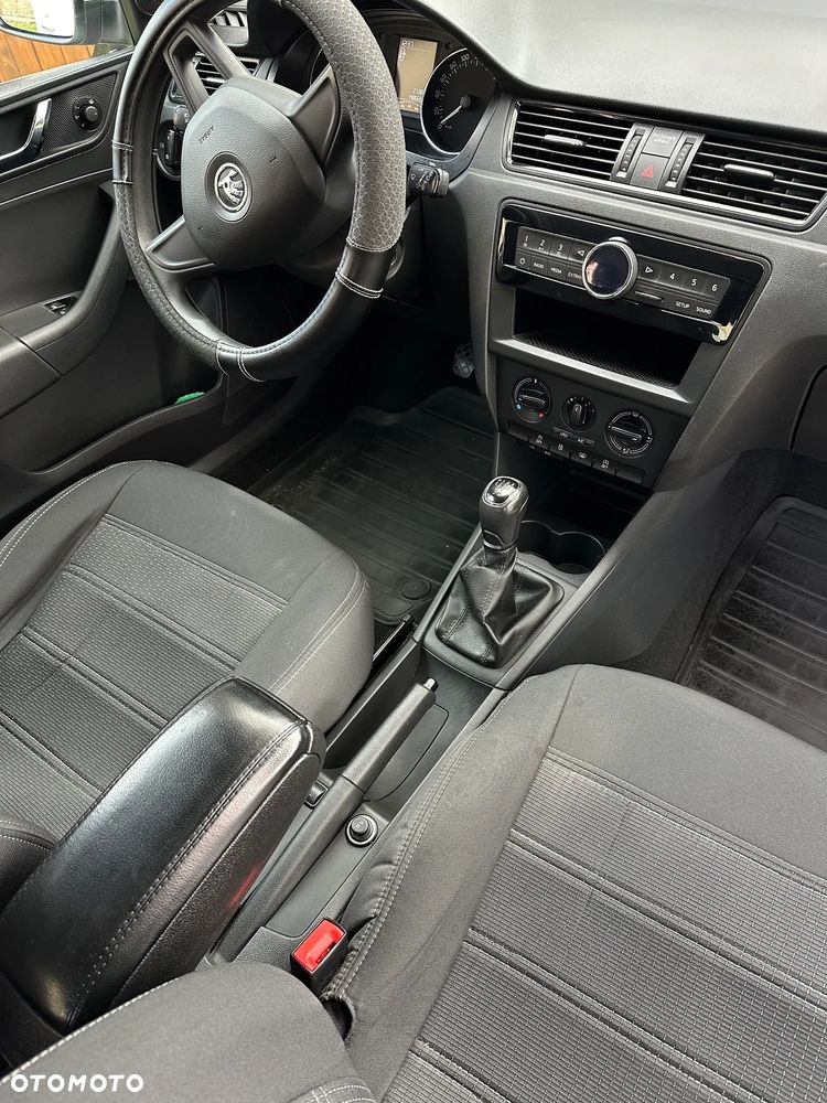 Skoda RAPID 1.2 TSI Active - 4