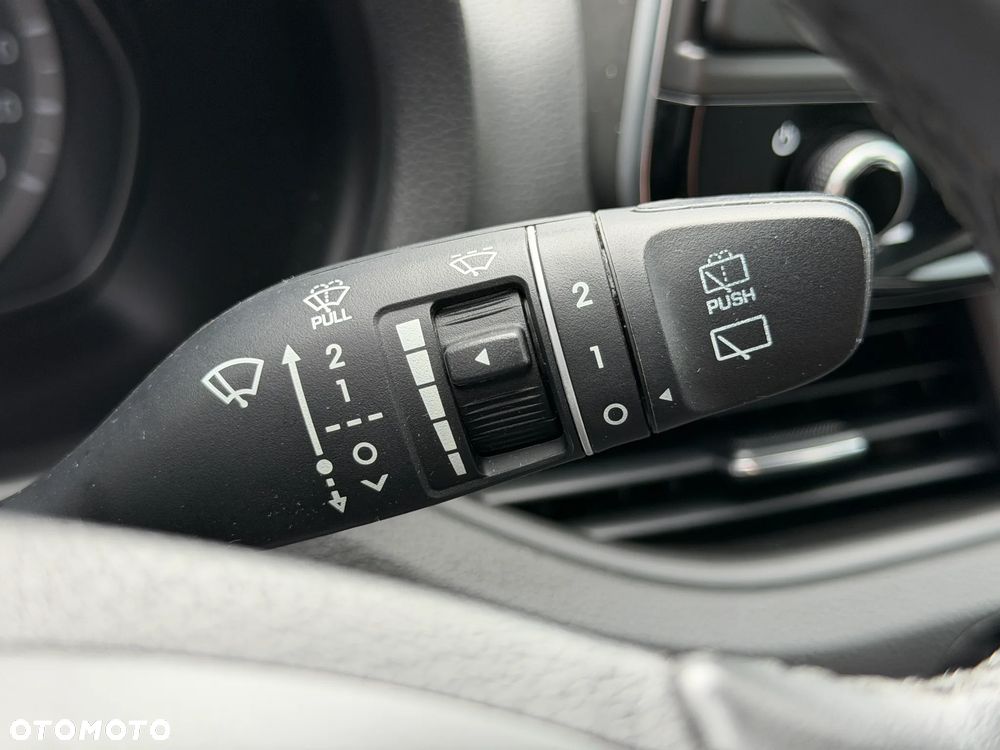 Hyundai i30 1.5 DPI Classic + - 18